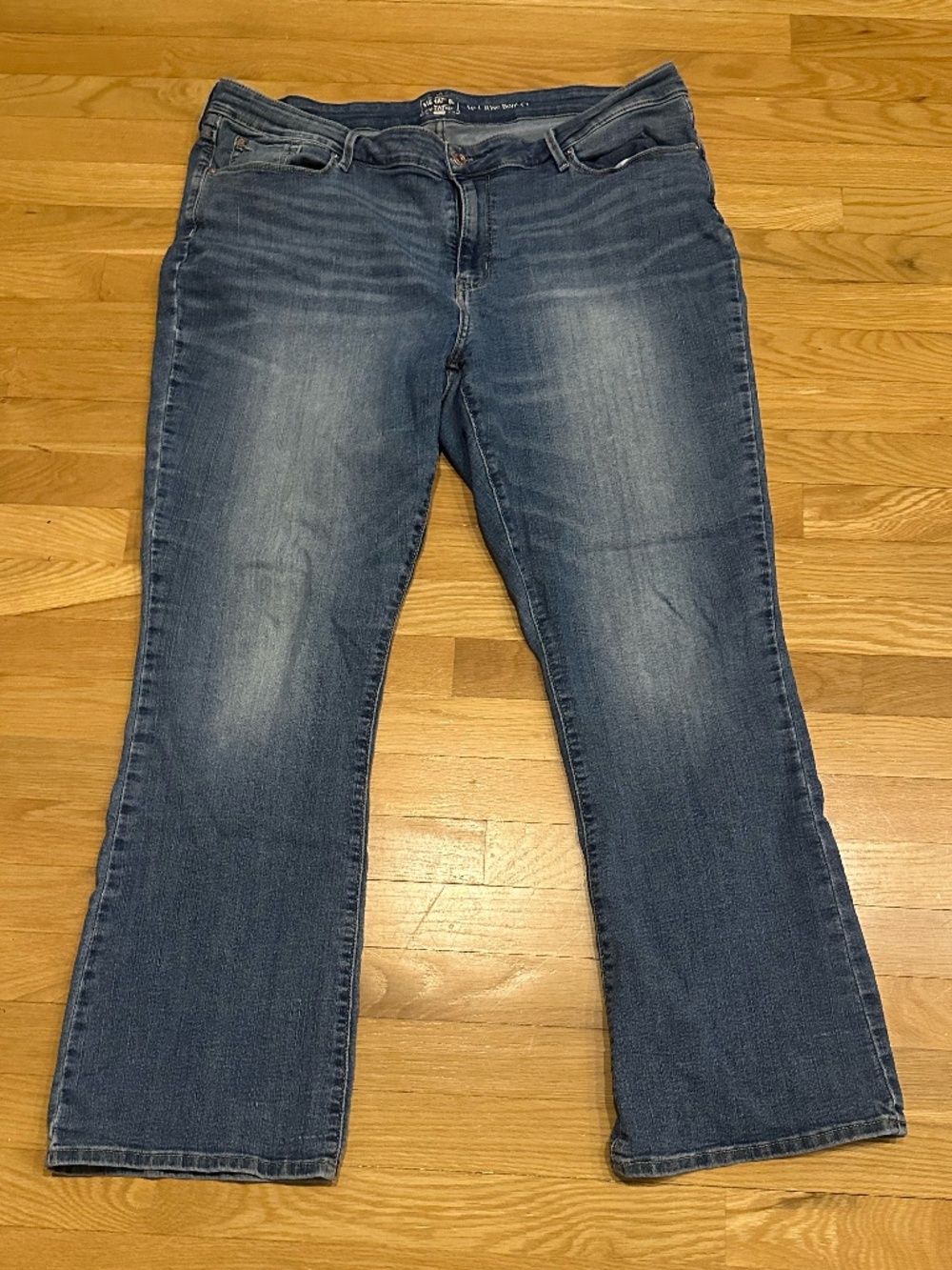 Levi's Women's Mid-rise Bootcut Jeans Medium Wash Size 22